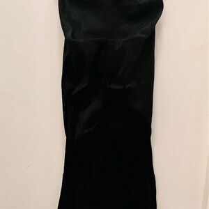 Elegant Black Evening Gown Floral Strap Detail Women's Size M Formal Dress